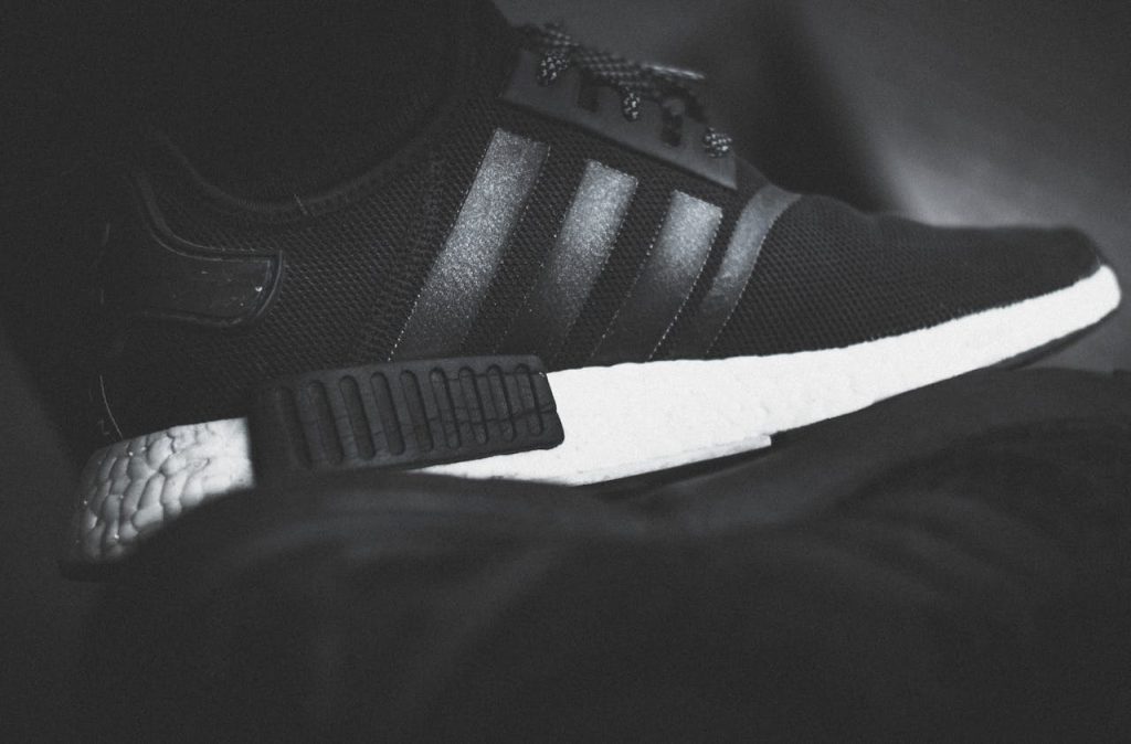 Boost do Przyszłości: Jak Adidas Boost Zrewolucjonizowała Świat Obuwia