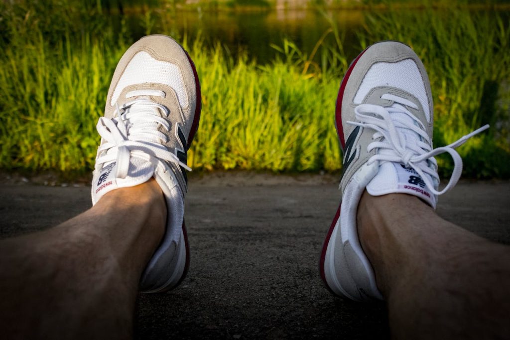 New Balance – Jak Marka Stała się Synonimem Stylu w Świecie Sneakersów